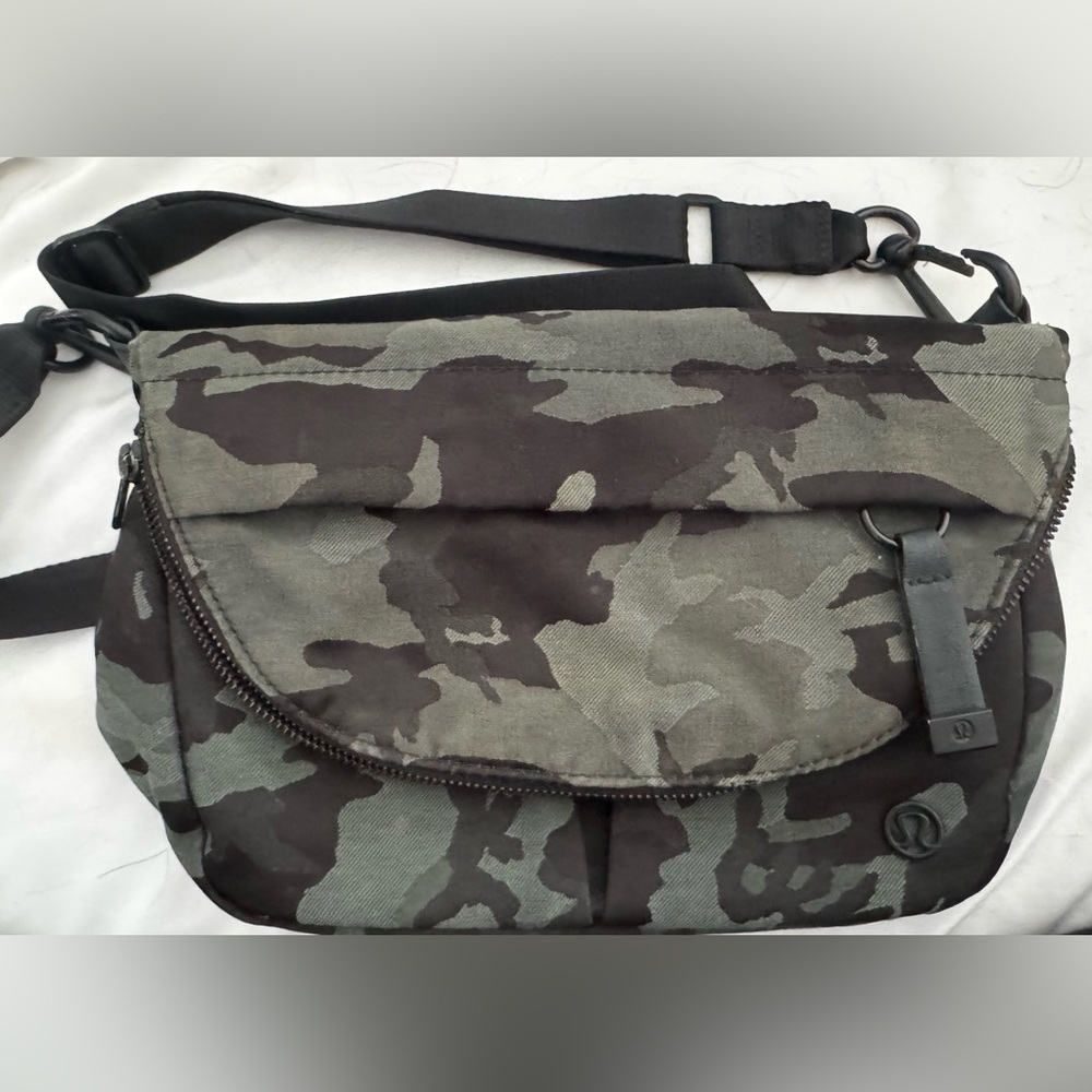 Lululemon All Night Festival Bag- 5L Camo